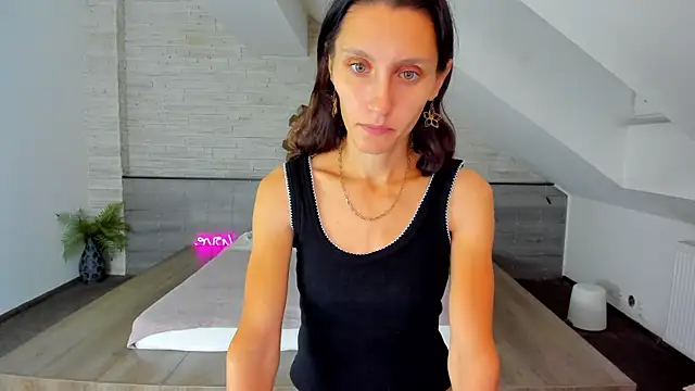 Snapshot of skinnystar_ chatting on 09-30-25, 04:29 skinnystar online show from 09-30-25, 04:29