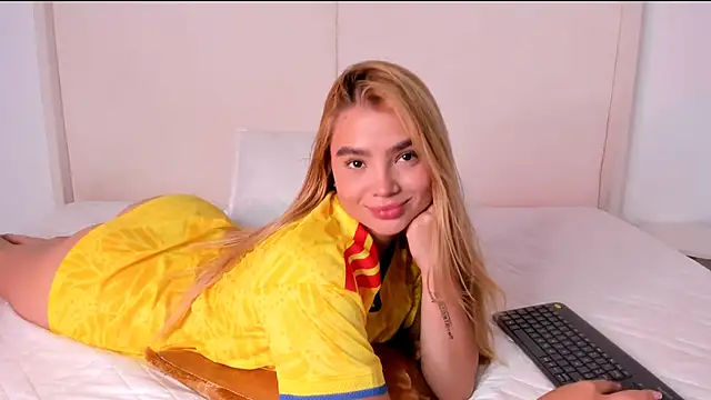 Sofi glow online show from 06-17-26, 06:40