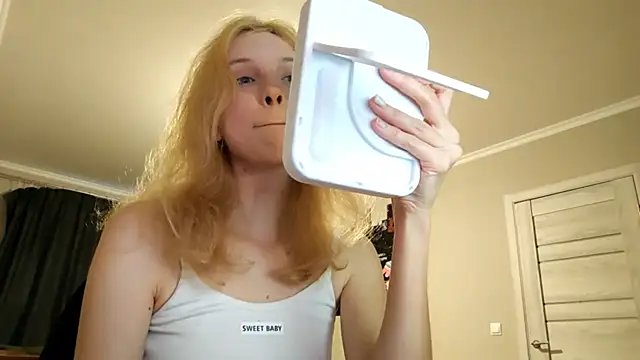 Fafa Fluff online show from 10-03-25, 03:13