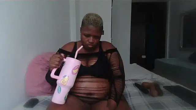 lady-zeei online show from 04-17-26, 03:15