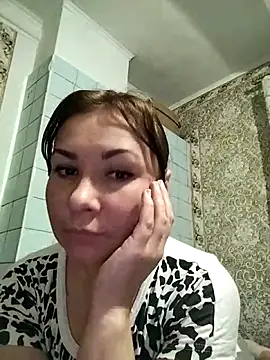 Snapshot of Mia24Blove chatting on 10-13-25, 04:30 Mia24Blove online show from 10-13-25, 04:30