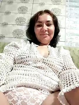 Snapshot of Mia24Blove chatting on 10-18-25, 07:49 Mia24Blove online show from 10-18-25, 07:49