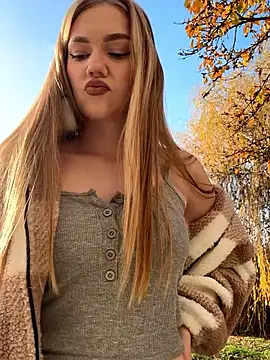 MilaMoone online show from 11-27-25, 11:43