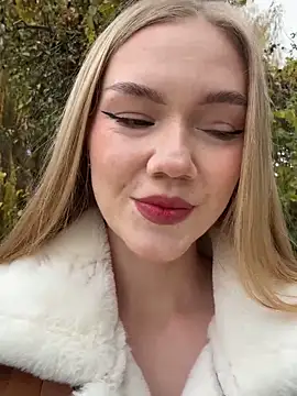 MilaMoone online show from 11-14-25, 10:19