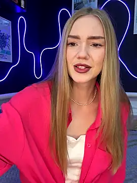 Snapshot of MilaMoone chatting on 10-23-25, 10:36 MilaMoone online show from 10-23-25, 10:36