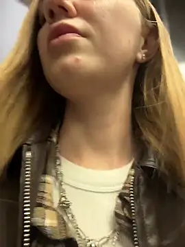 MilaMoone online show from 04-17-26, 09:34