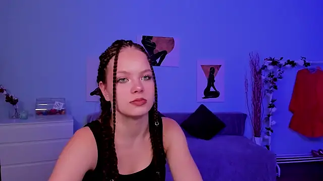BetsyKiss online show from 10-19-25, 05:21