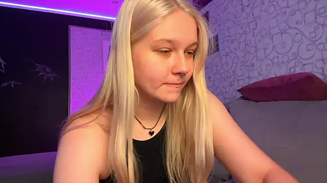 Snapshot of Dory_liss chatting on 10-23-25, 12:15 Dory liss online show from 10-23-25, 12:15