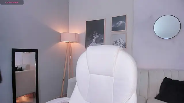 Tiffany Low online show from 12-14-25, 01:28