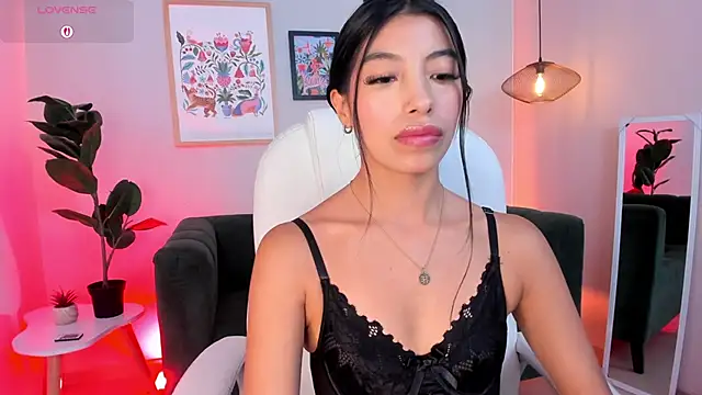Tiffany Low online show from 06-19-26, 05:30