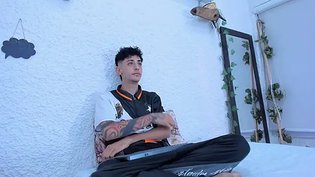 j martony online show from 12-18-25, 04:39