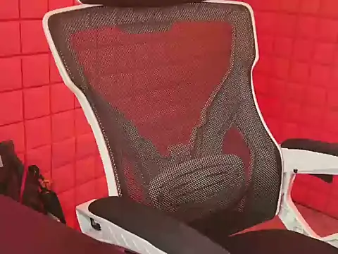 Snapshot of VyLouis2kk7 chatting on 10-17-25, 02:41 VyLouis2kk7 online show from 10-17-25, 02:41