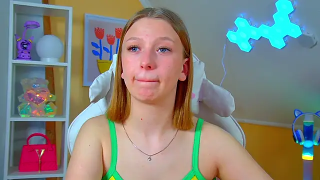 BeatriceBinoche online show from 04-21-26, 06:36