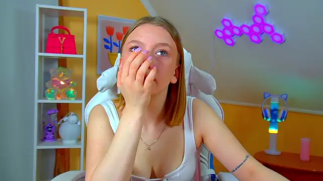 BeatriceBinoche online show from 04-14-26, 07:19