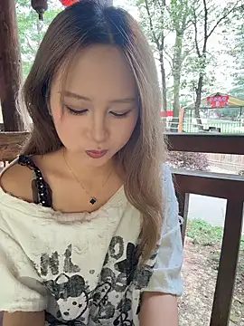 Snapshot of yuki_june chatting on 05-11-26, 07:10 yuki june online show from 05-11-26, 07:10