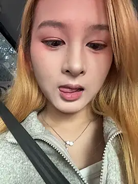 yuki june online show from 11-04-25, 09:24