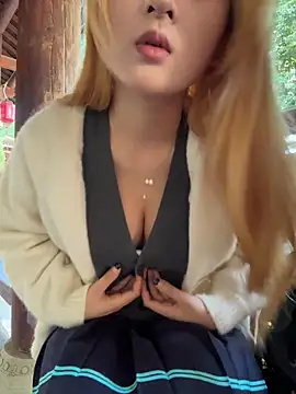 yuki june online show from 11-28-25, 08:36