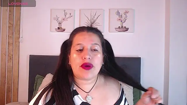 Andrea secret  online show from 10-12-25, 02:40