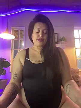 Snapshot of Andrea_secret_ chatting on 06-18-26, 01:49 Andrea secret online show from 06-18-26, 01:49