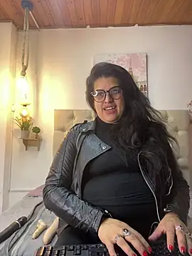 Snapshot of Andrea_secret_ chatting on 07-22-26, 01:46 Andrea secret online show from 07-22-26, 01:46