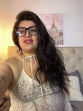 Snapshot of Andrea_secret_ chatting on 07-19-26, 02:03 Andrea secret online show from 07-19-26, 02:03