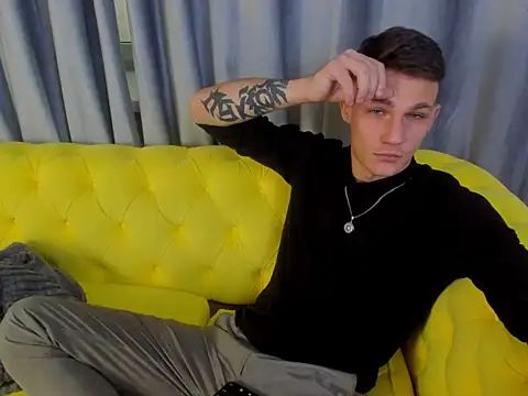 AdamGold01 online show from 10-21-25, 01:21