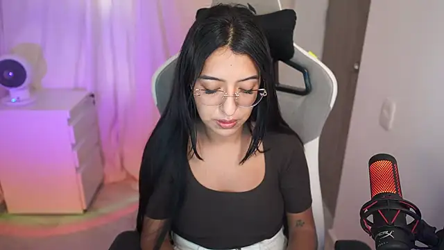 Valerygomez02 online show from 10-08-25, 08:09