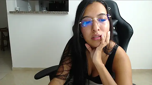 Valerygomez02 online show from 05-06-26, 08:24