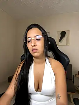 Valerygomez02 online show from 10-28-25, 07:13