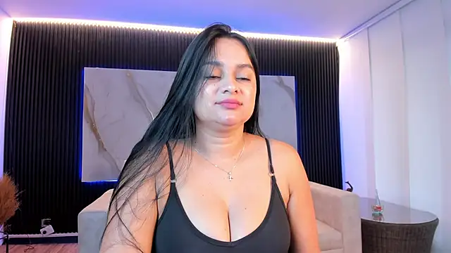 Snapshot of Megancoxx chatting on 10-05-25, 11:56 Megancoxx online show from 10-05-25, 11:56
