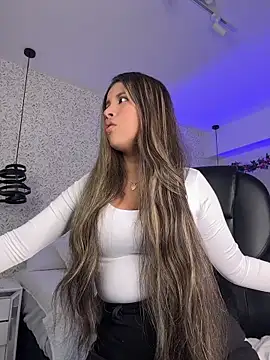 EMILIIA RICHTER   online show from 02-17-26, 07:33