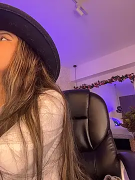 EMILIIA RICHTER   online show from 03-16-26, 07:49