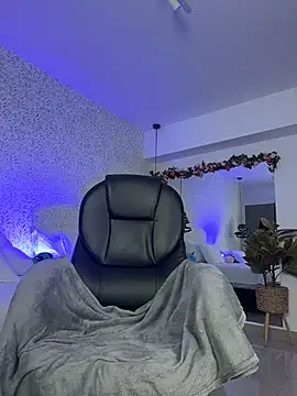 EMILIIA RICHTER   online show from 03-05-26, 07:43