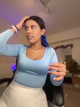 EMILIIA RICHTER   online show from 04-07-26, 07:48