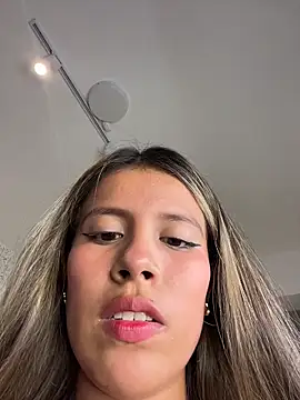 EMILIIA RICHTER   online show from 12-04-25, 07:24