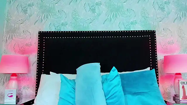 Snapshot of SamyySwet chatting on 02-13-26, 12:21 SamyySwet online show from 02-13-26, 12:21