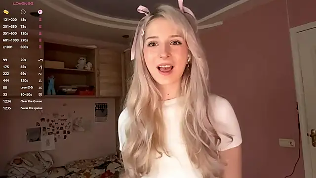 FridaAaberg online show from 10-10-25, 07:31