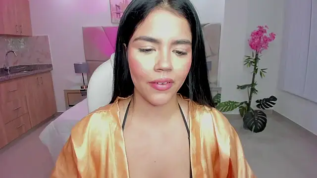 Snapshot of Mila_blaze chatting on 09-26-25, 04:19 Mila blaze online show from 09-26-25, 04:19