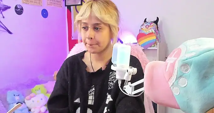 NekoWaifu online show from 10-11-25, 01:12