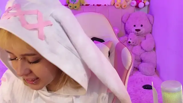 NekoWaifu online show from 03-04-26, 01:52