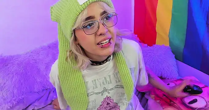 NekoWaifu online show from 10-08-25, 12:50