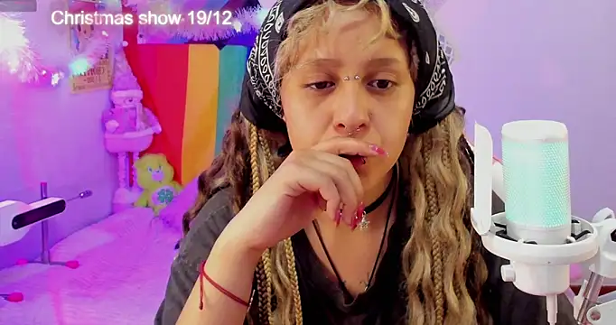 NekoWaifu online show from 12-18-25, 01:59