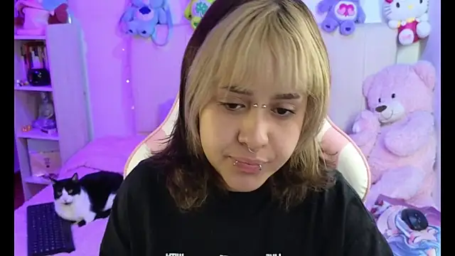 NekoWaifu online show from 04-08-26, 01:01