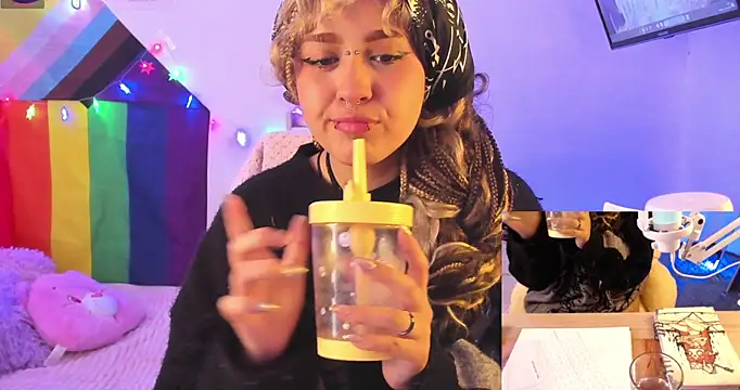 NekoWaifu online show from 11-28-25, 01:55