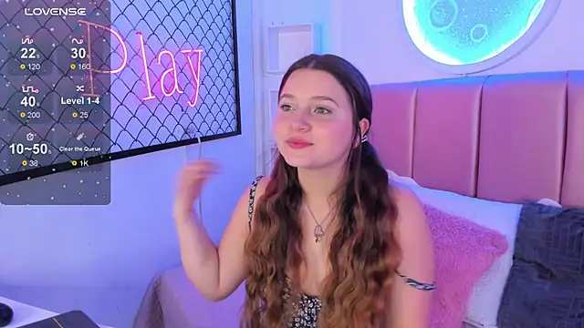 sophiee09  online show from 01-10-26, 01:39