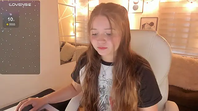 sophiee09  online show from 01-08-26, 12:22