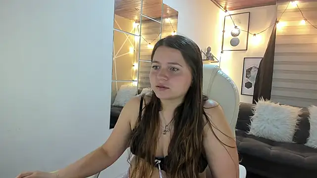Snapshot of sophiee09_ chatting on 10-20-25, 01:11 sophiee09 online show from 10-20-25, 01:11