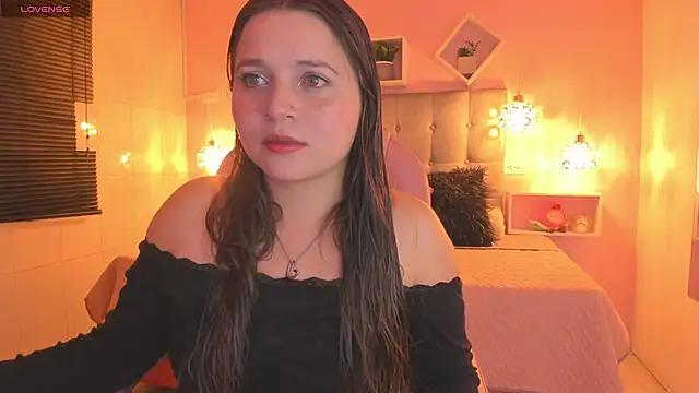 sophiee09  online show from 02-08-26, 03:48