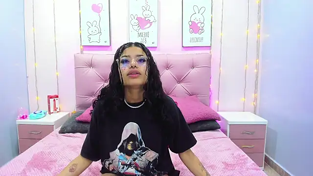 Issaa Tyler online show from 11-06-25, 02:59