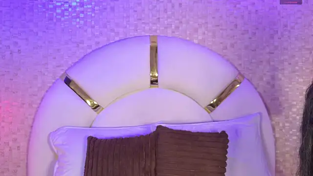 paulina cano online show from 10-29-25, 07:13